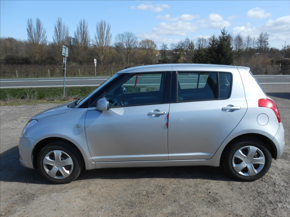 Suzuki Swift Hatchback 1,3 l 67 kw