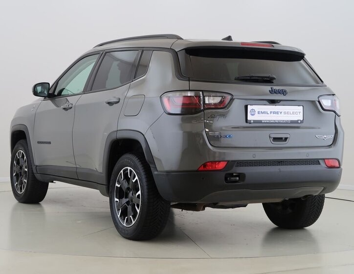 Jeep Compass SUV / Terénní 1,3 l 132 kw