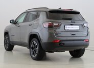 Jeep Compass SUV / Terénní 1,3 l 132 kw