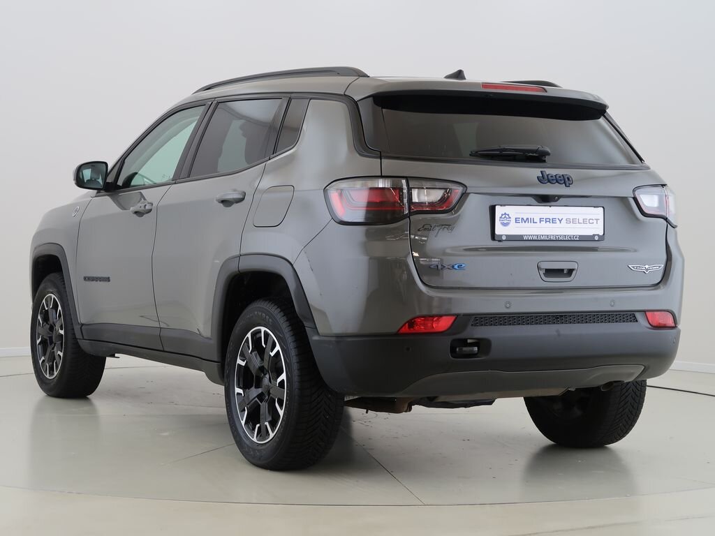 Jeep Compass SUV / Terénní 1,3 l 132 kw