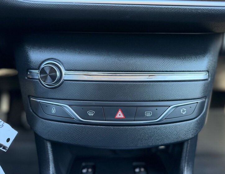 Peugeot 308 Kombi 1,2 l 81 kw