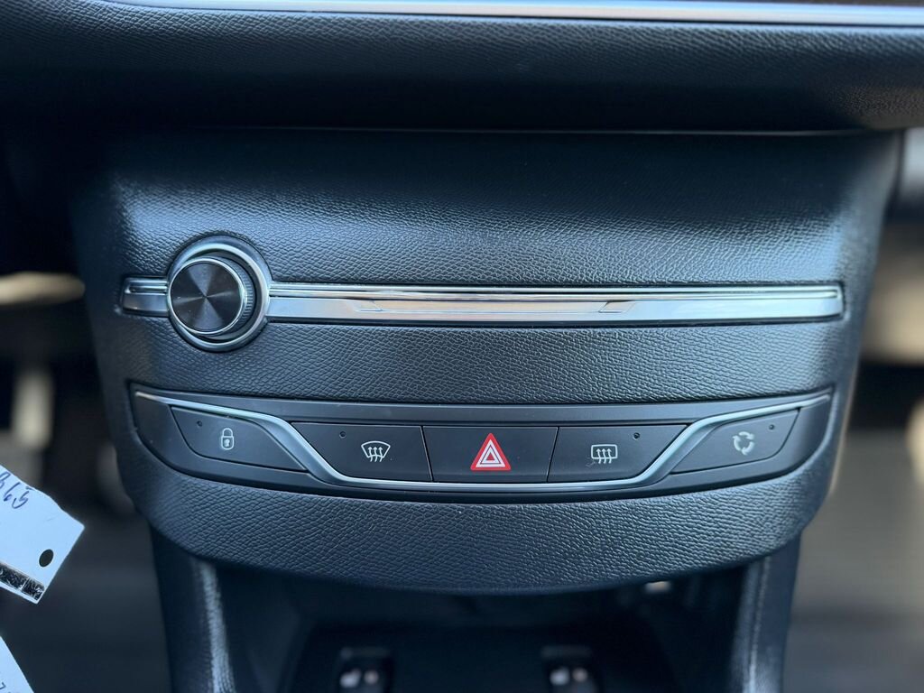 Peugeot 308 Kombi 1,2 l 81 kw