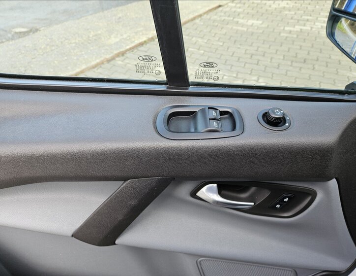 Ford Transit Custom 10