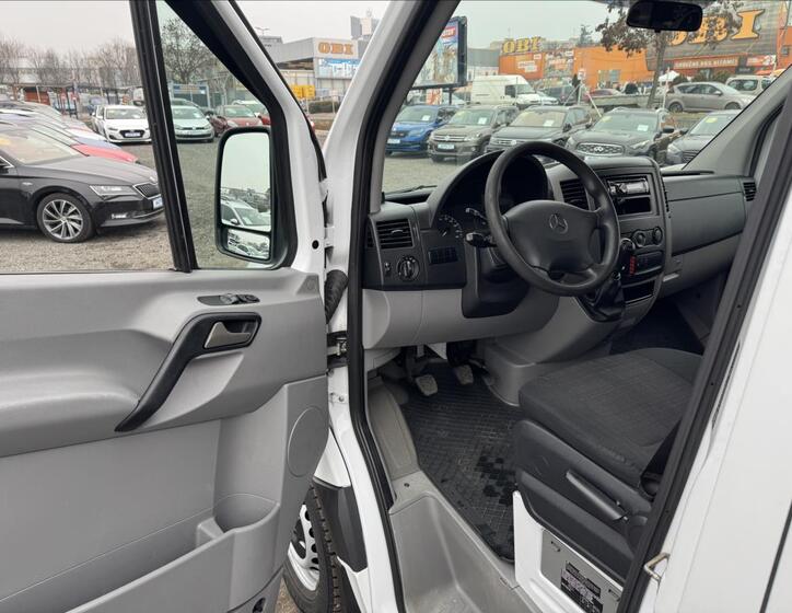 Mercedes-Benz Sprinter 19