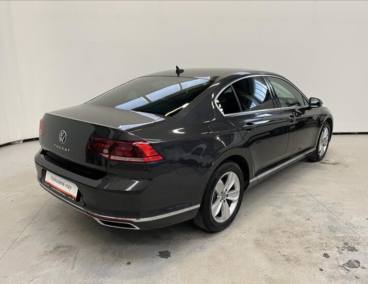 Volkswagen Passat Sedan 1,5 l 110 kw