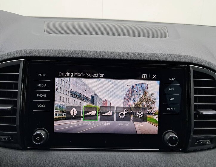 Škoda Karoq SUV / Terénní 2,0 l 110 kw