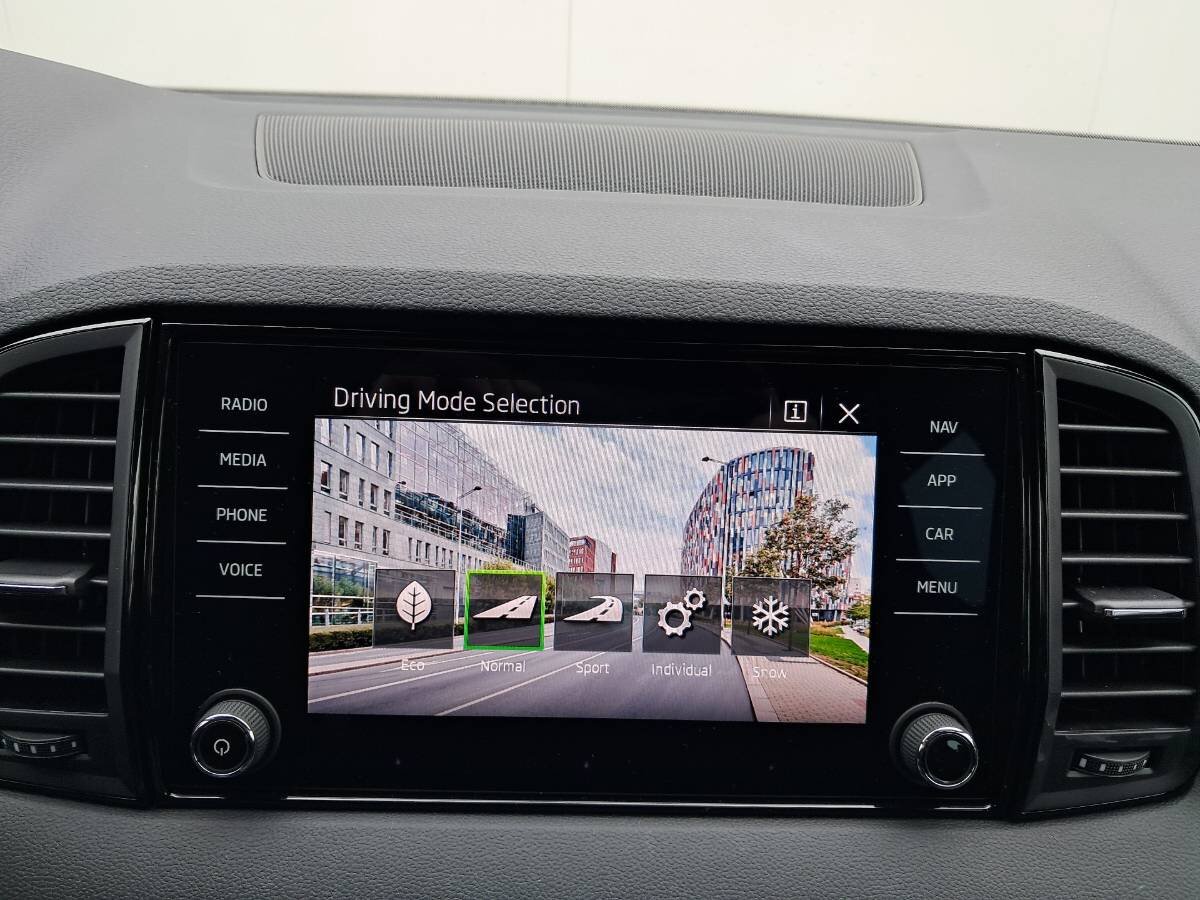 Škoda Karoq SUV / Terénní 2,0 l 110 kw