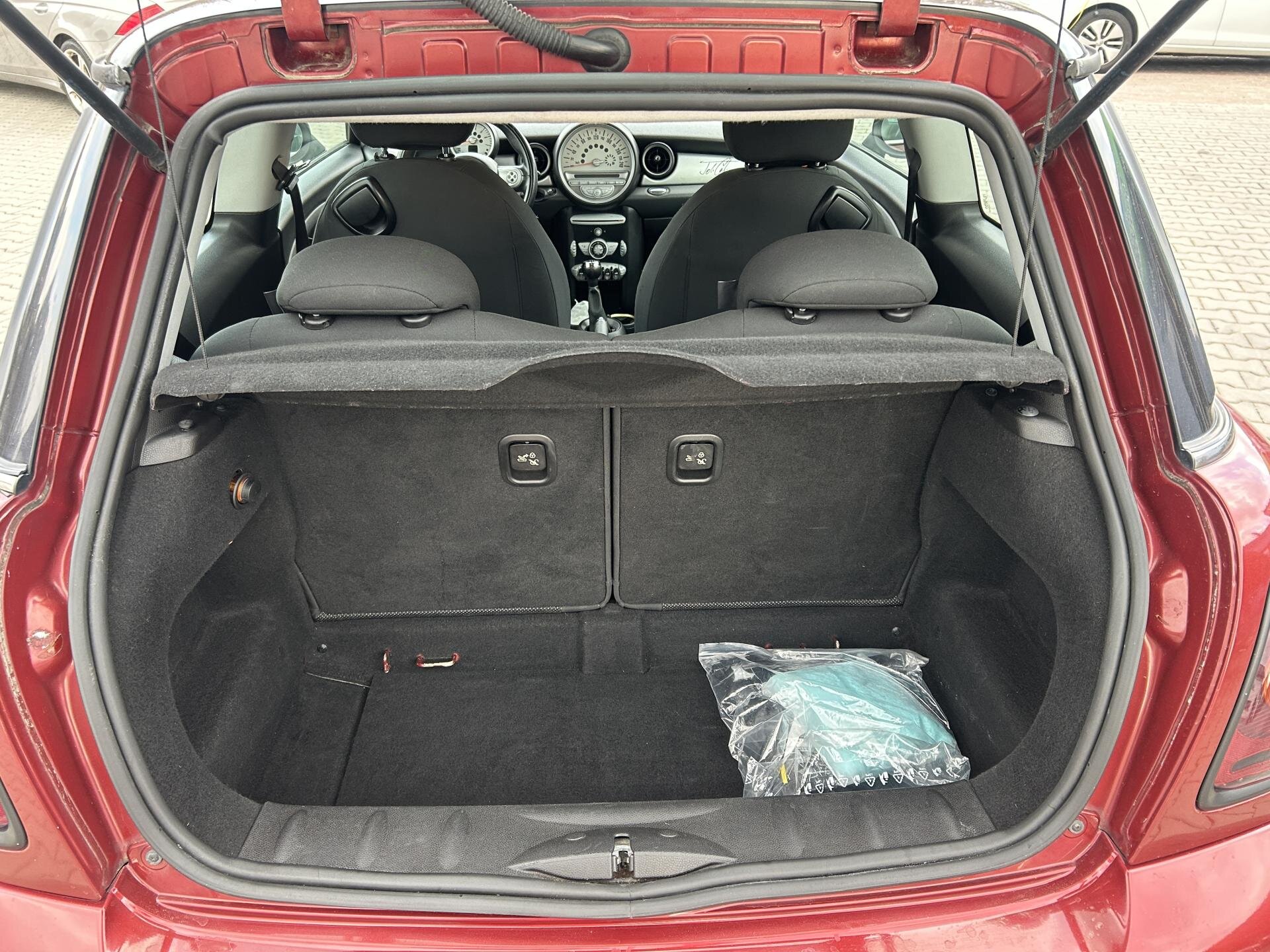 Mini Cooper Hatchback 1,6 l 80 kw