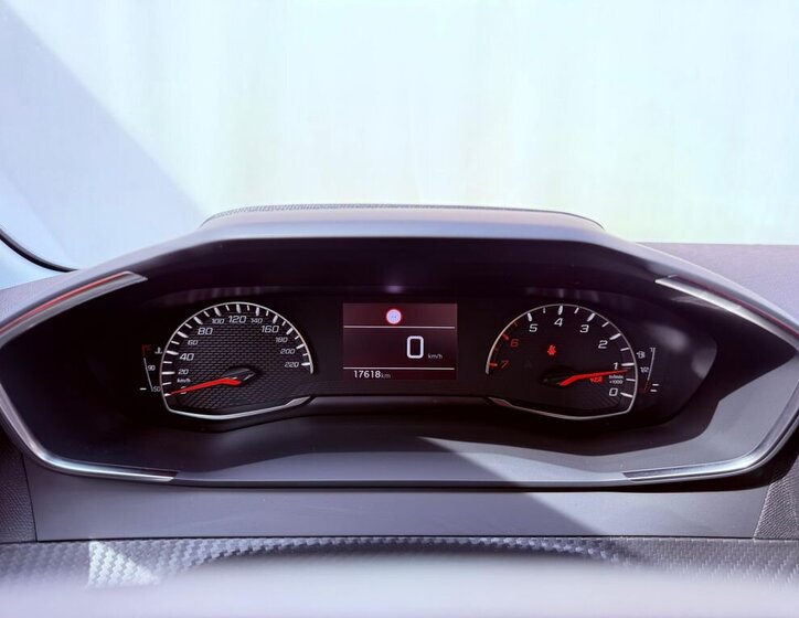 Peugeot 208 Hatchback 1,2 l 55 kw