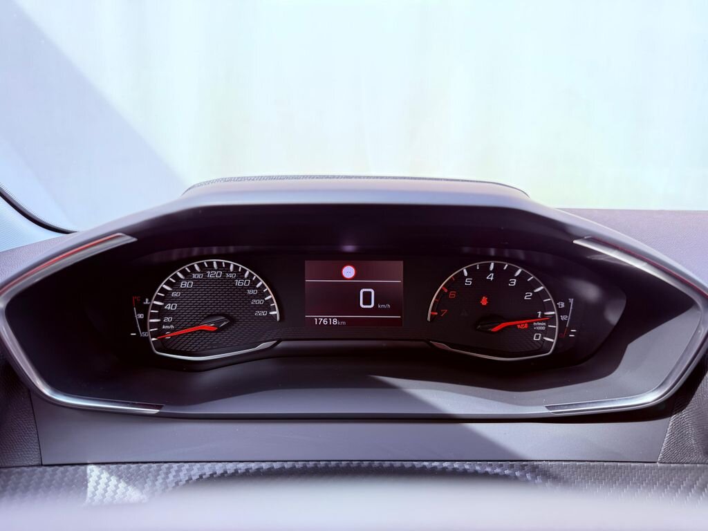 Peugeot 208 Hatchback 1,2 l 55 kw