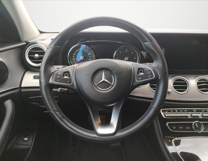 Mercedes-Benz Třídy E 11