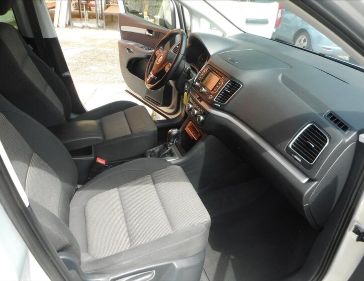 Volkswagen Sharan MPV 2,0 l 103 kw