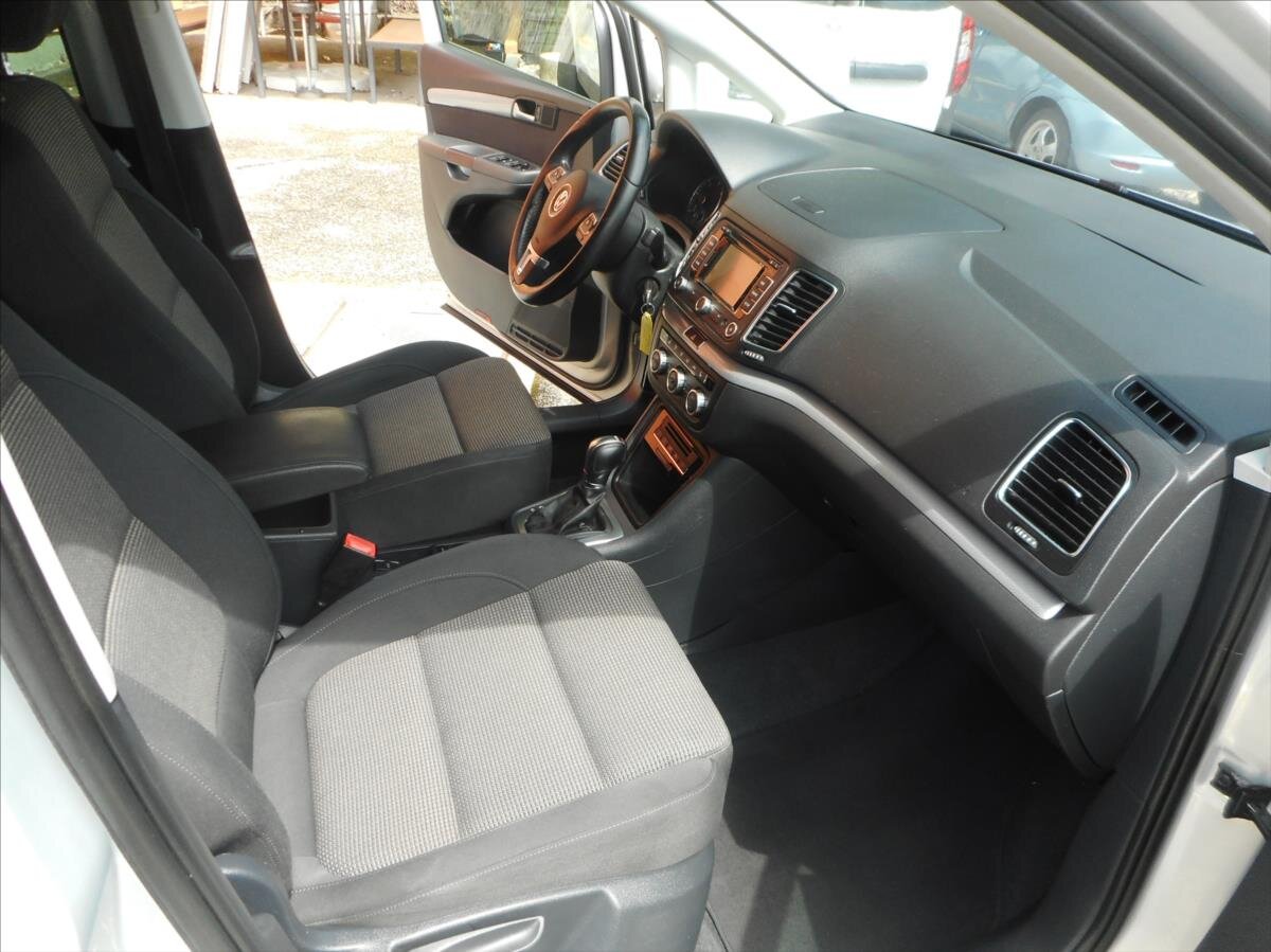 Volkswagen Sharan MPV 2,0 l 103 kw