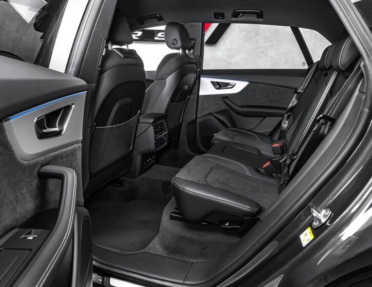 Audi Q8 SUV / Terénní 3,0 l 210 kw