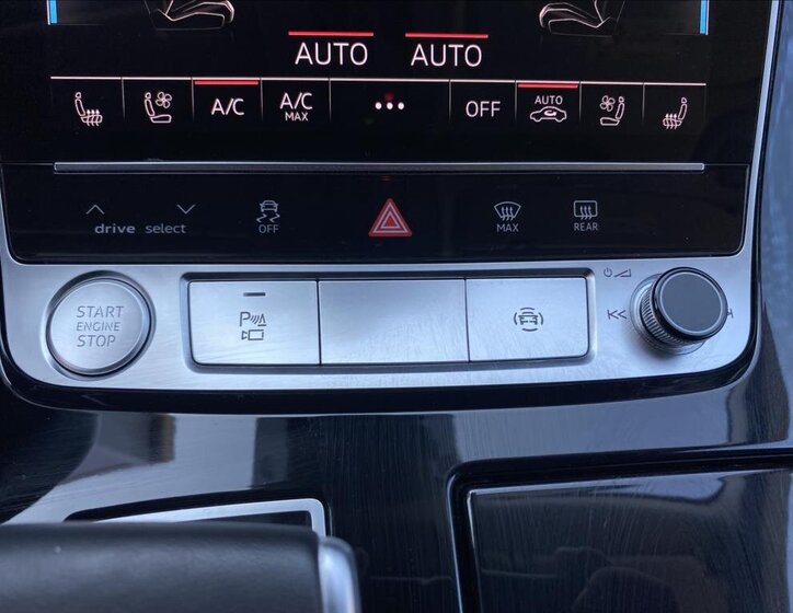 Audi Q8 SUV / Terénní 3,0 l 250 kw