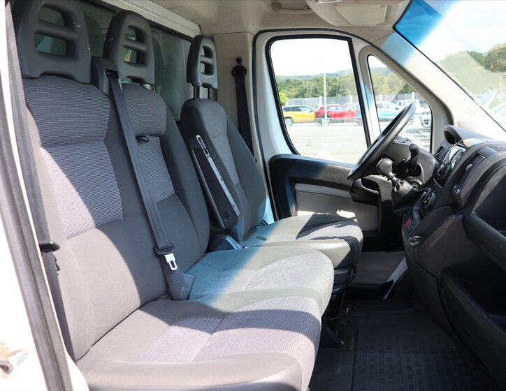 Peugeot Boxer 11