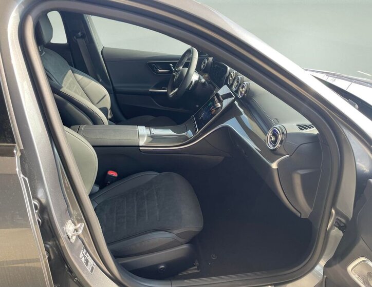 Mercedes-Benz Třídy C Sedan / Limuzína 2,0 l 145 kw