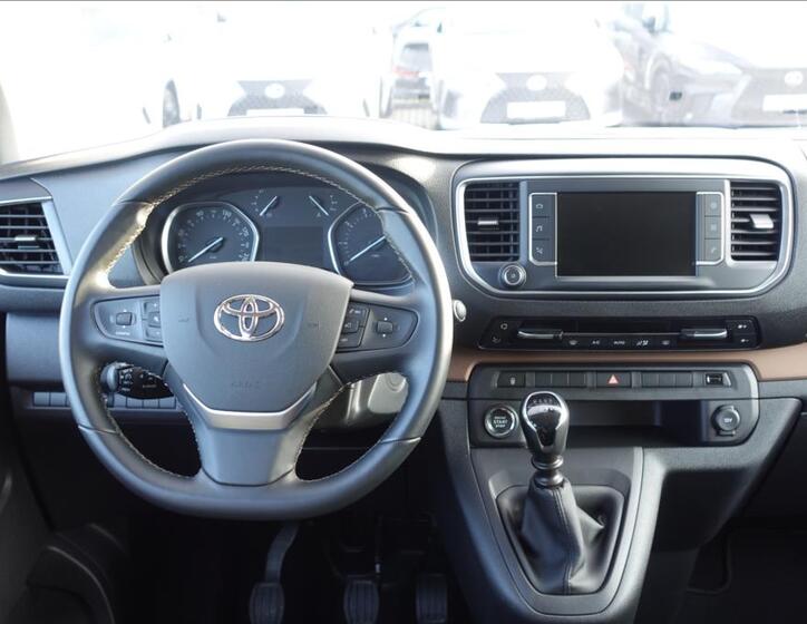 Toyota ProAce Verso 8