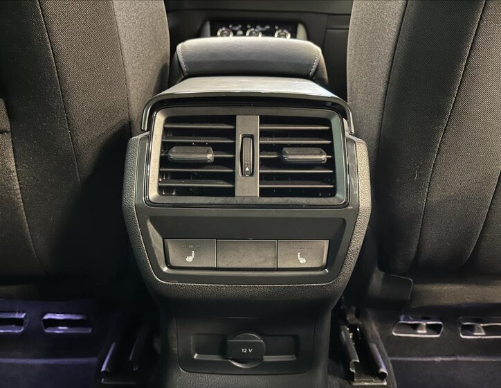 Škoda Karoq SUV 1,5 l 110 kw