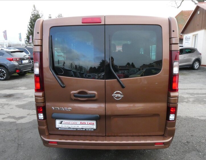 Opel Vivaro 8