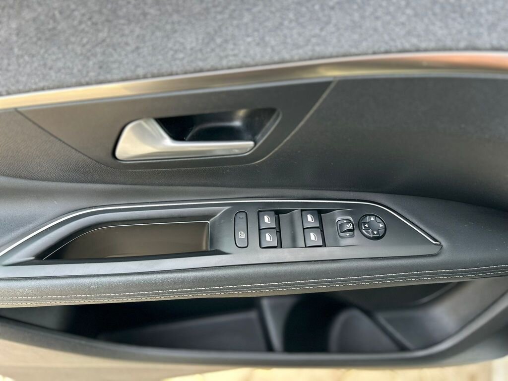 Peugeot 3008 SUV / Terénní 1,5 l 96 kw