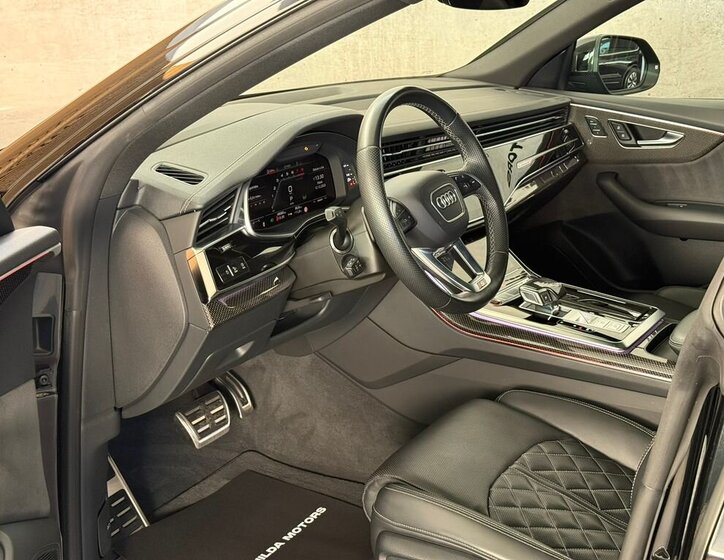 Audi SQ8 7