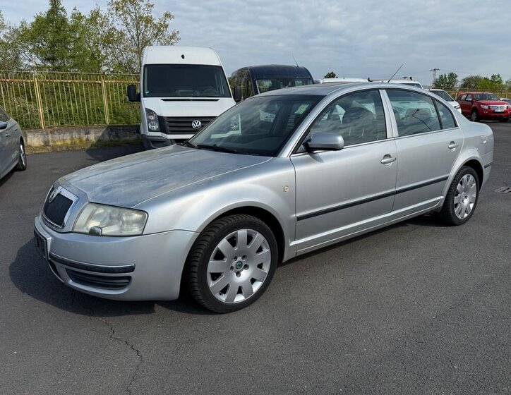Škoda Superb Sedan / Limuzína 2,8 l 142 kw
