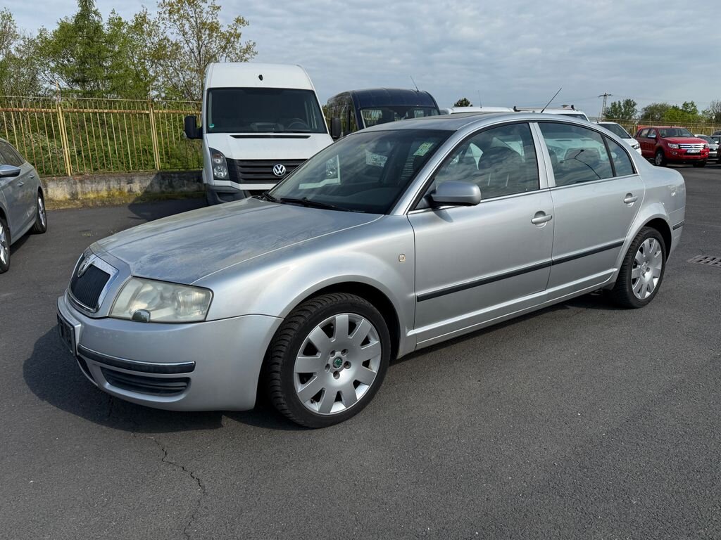 Škoda Superb Sedan / Limuzína 2,8 l 142 kw