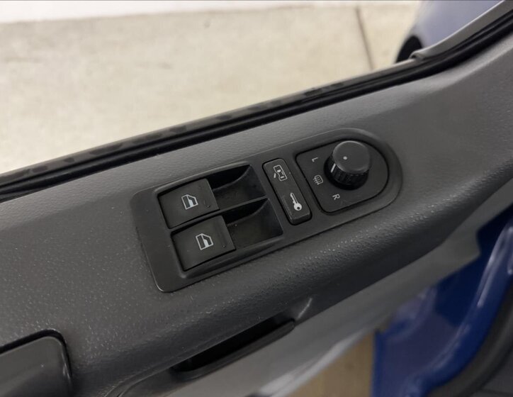 Volkswagen Transporter Kombi 2,5 l 96 kw