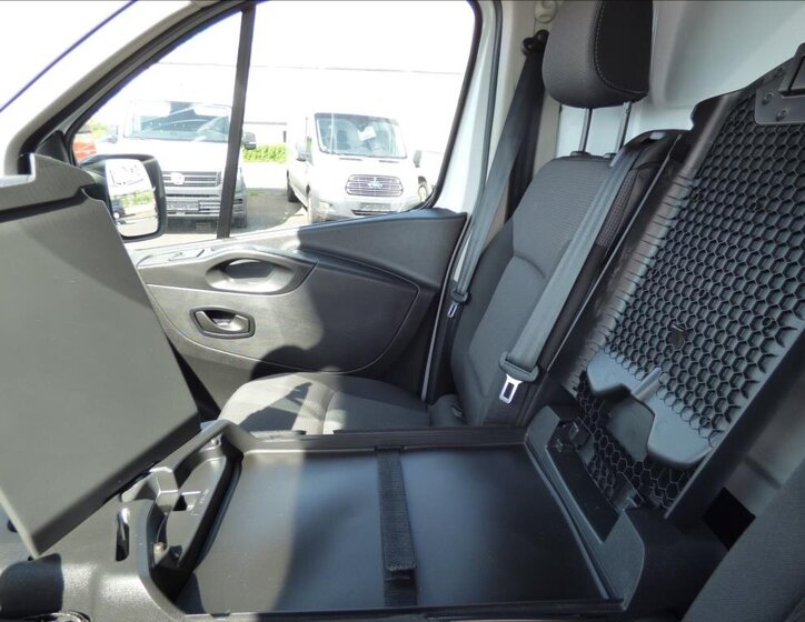 Renault Trafic 23