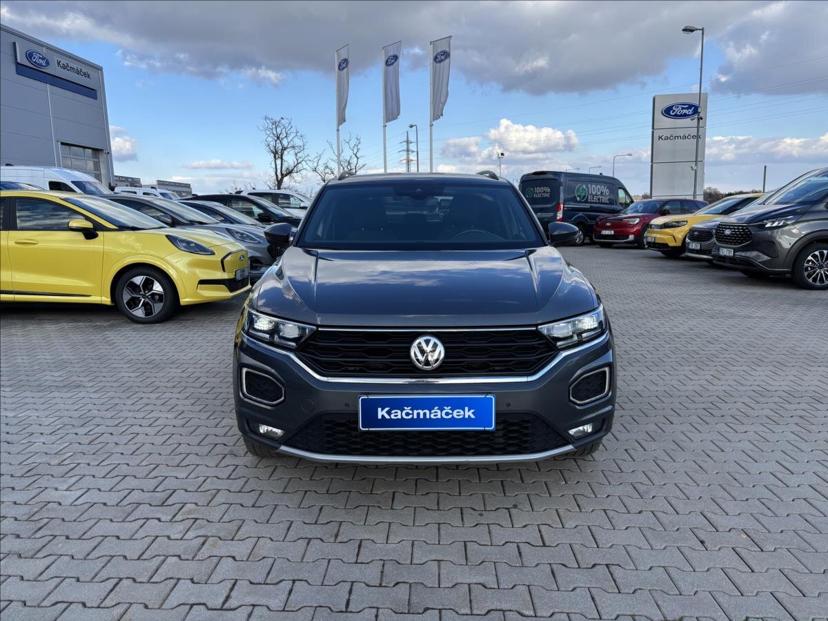 Volkswagen T-Roc SUV / Terénní 2,0 l 140 kw