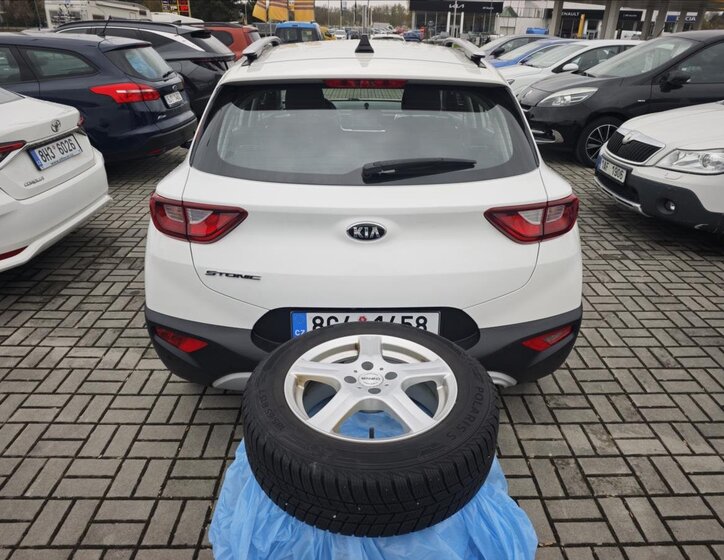 KIA Stonic SUV / Terénní 1,4 l 73 kw