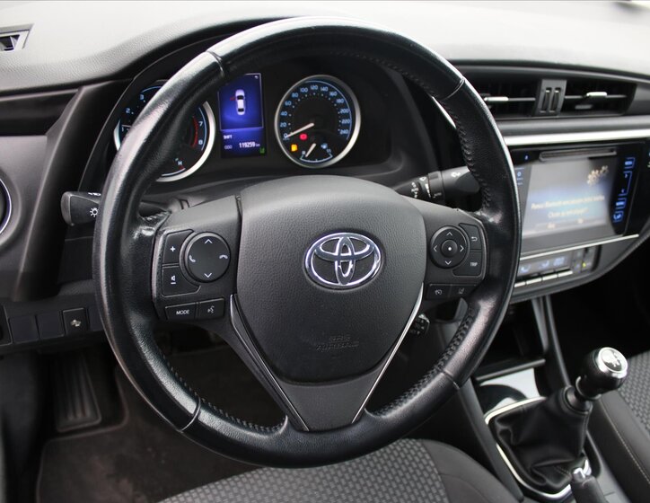 Toyota Corolla Sedan 1,6 l 97 kw