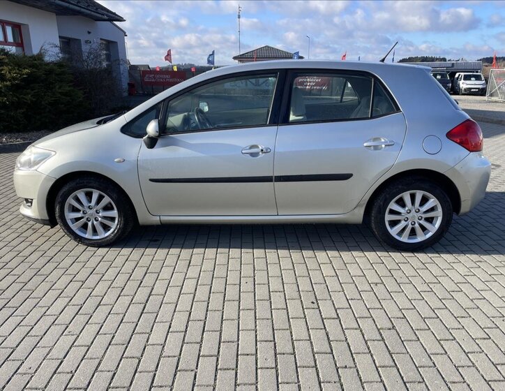 Toyota Auris Hatchback 2,0 l 93 kw