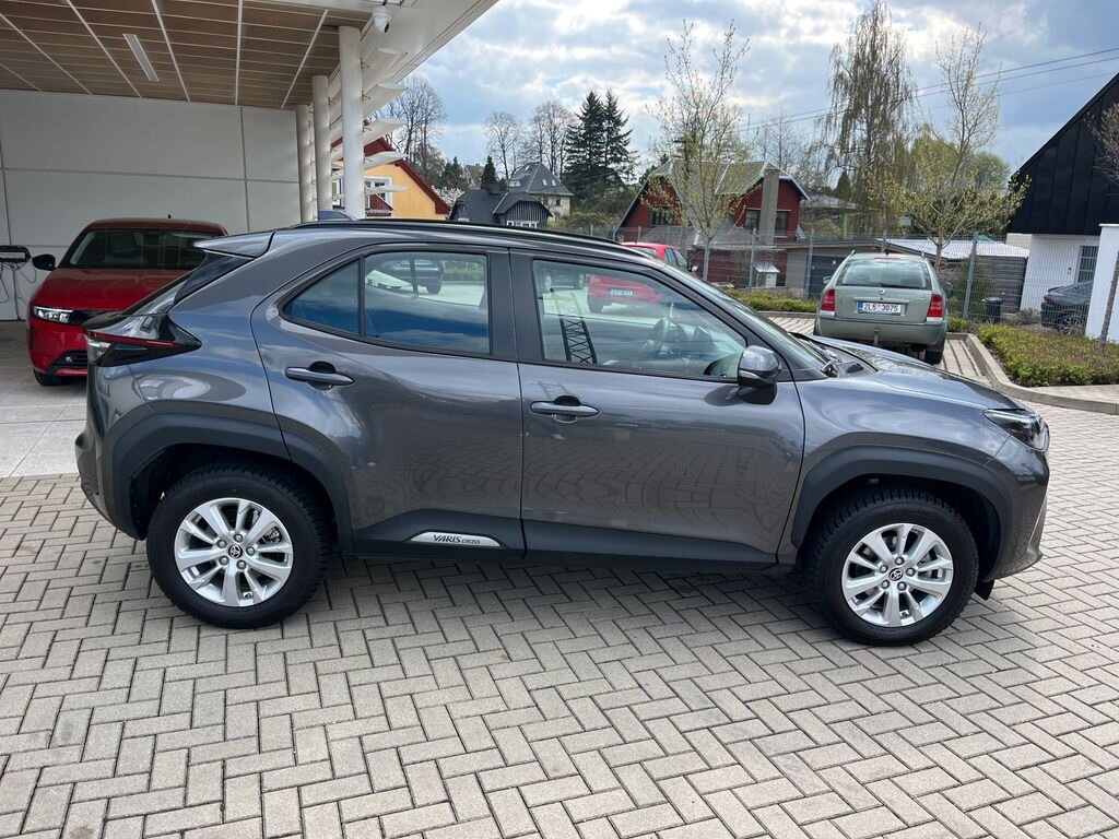 Toyota Yaris Cross SUV / Terénní 1,5 l 68 kw