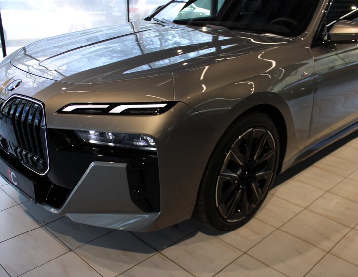 BMW Řada 7 Ostatní 3,0 l 210 kw