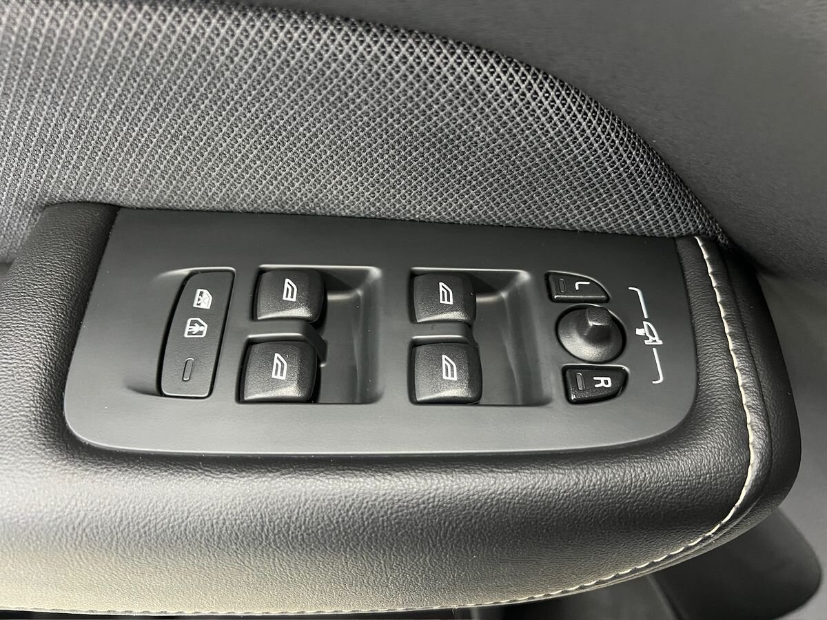 Volvo XC60 SUV / Terénní 2,0 l 288 kw