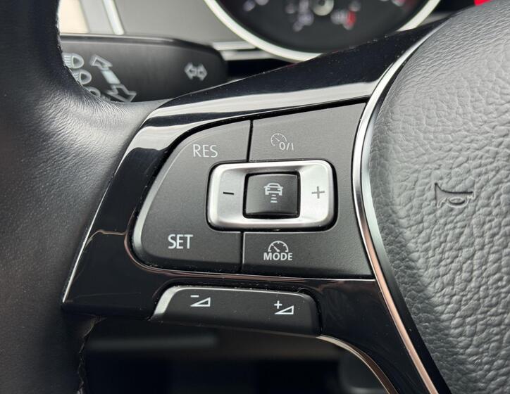 Volkswagen Passat 25