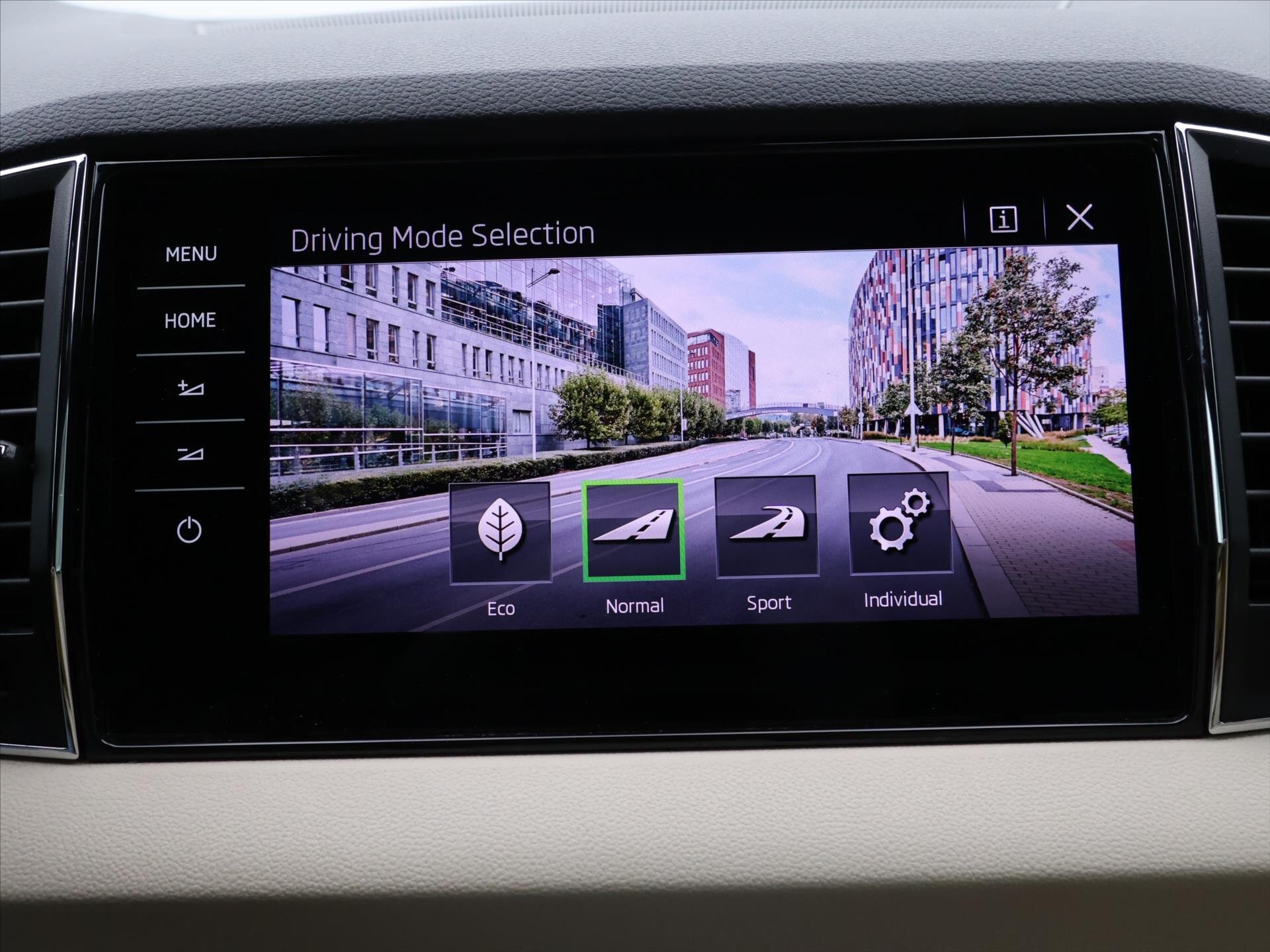 Škoda Karoq SUV / Terénní 1,5 l 110 kw