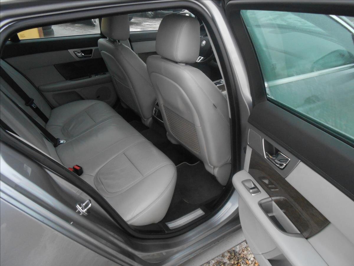Jaguar XF Kombi 2,2 l 147 kw