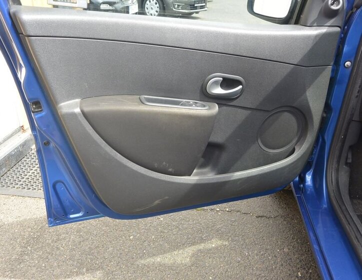 Renault Clio Hatchback 1,1 l 55 kw