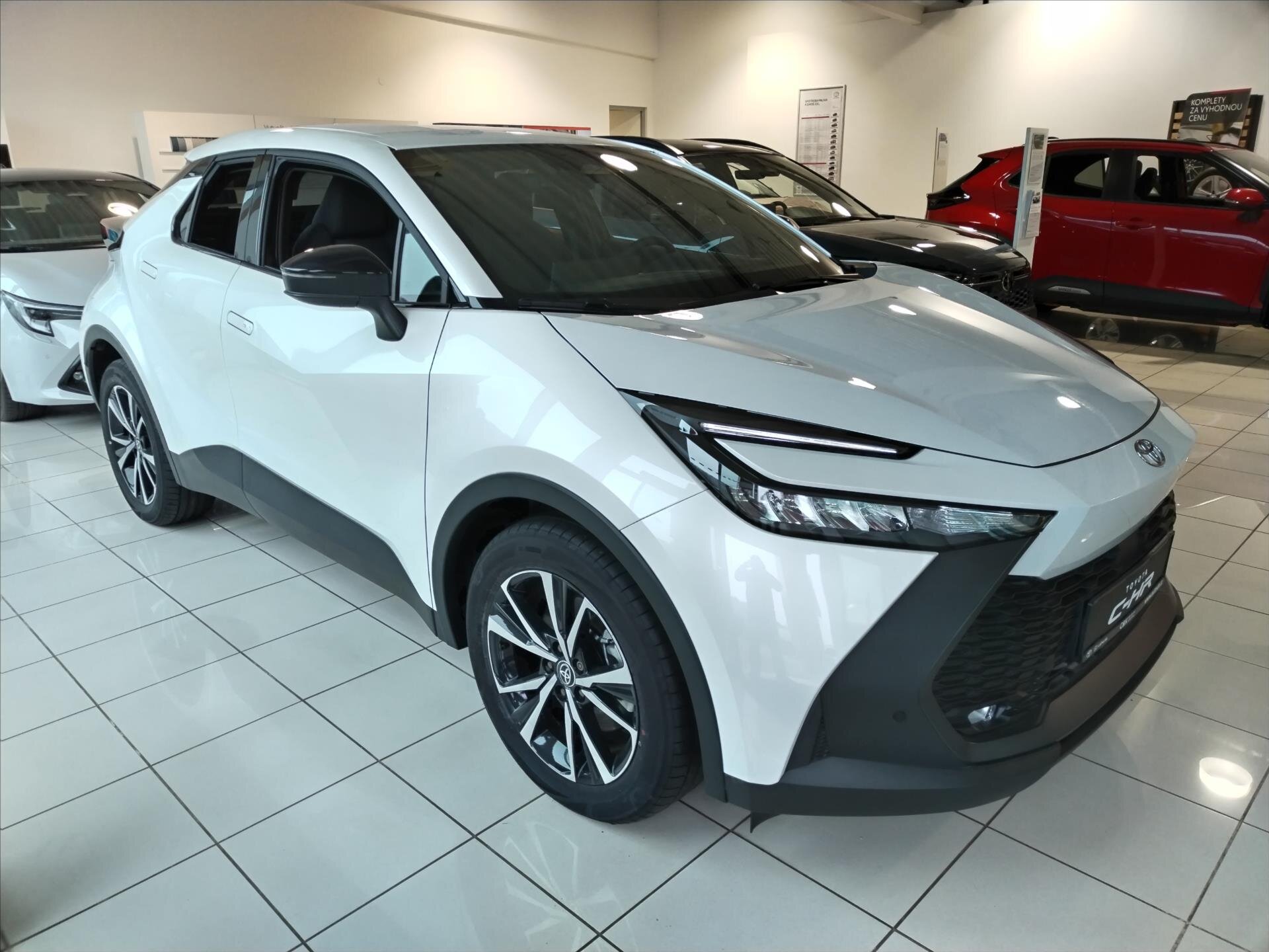 Toyota C-HR CUV 0,0 162 kw