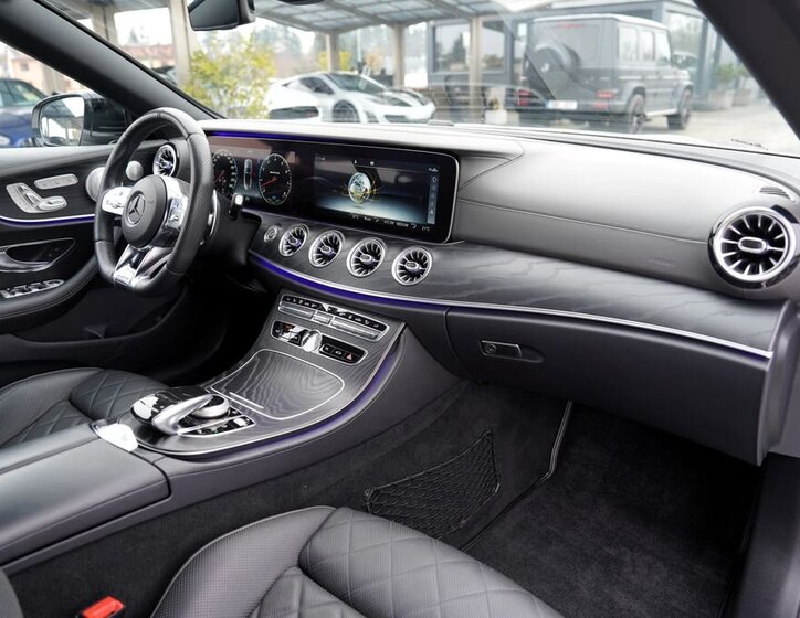 Mercedes-Benz Třídy E 30