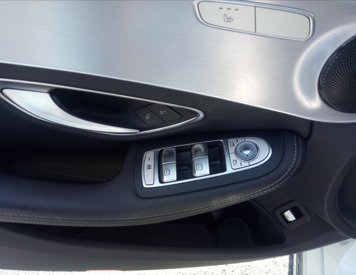 Mercedes-Benz Třídy C 12