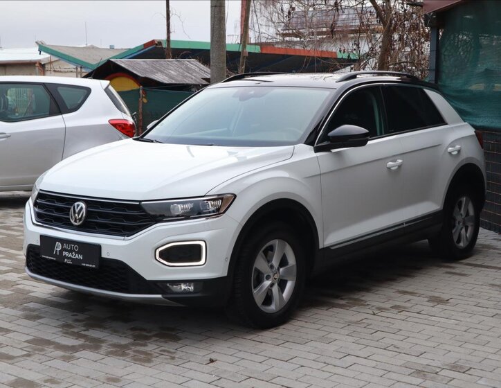 Volkswagen T-Roc 3