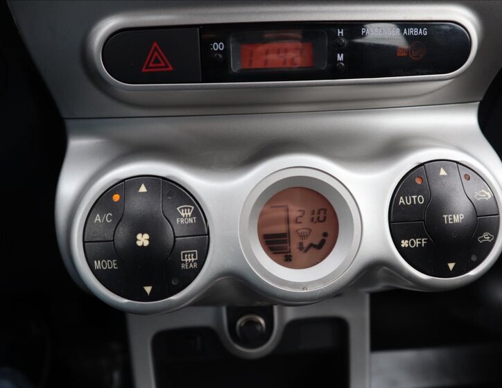 Toyota Urban Cruiser Hatchback 1,3 l 74 kw