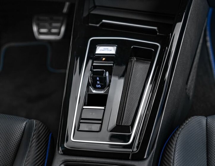 Volkswagen Golf Hatchback 2,0 l 245 kw