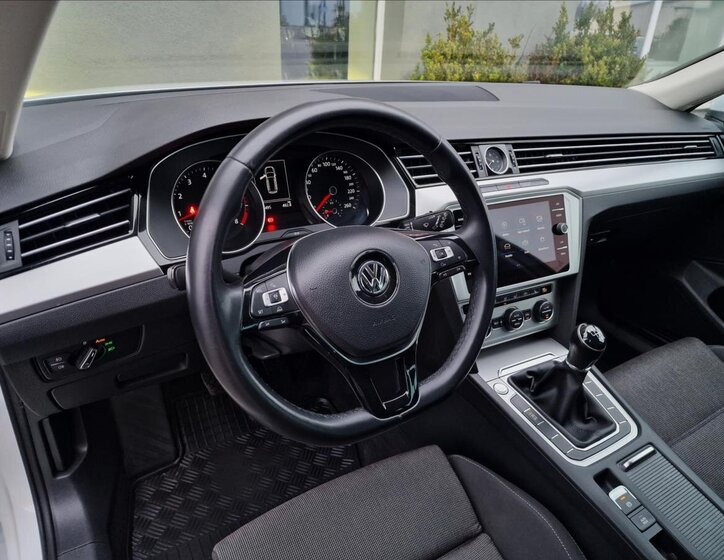 Volkswagen Passat Kombi 1,4 l 110 kw