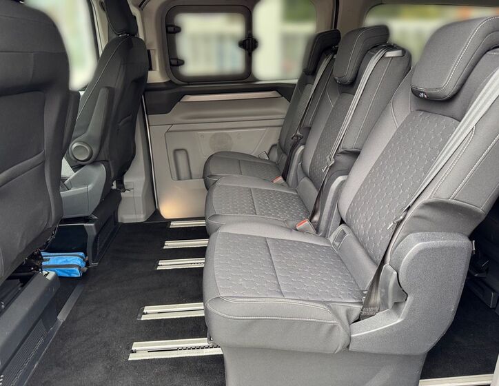 Ford Tourneo Custom 11