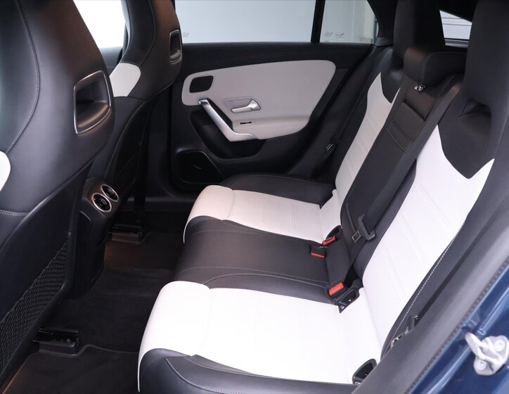 Mercedes-Benz CLA Kombi 2,0 l 225 kw